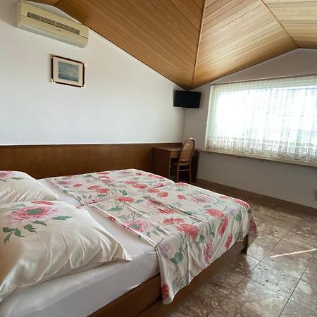 Bed&Breakfast RiB Brela Exterior foto