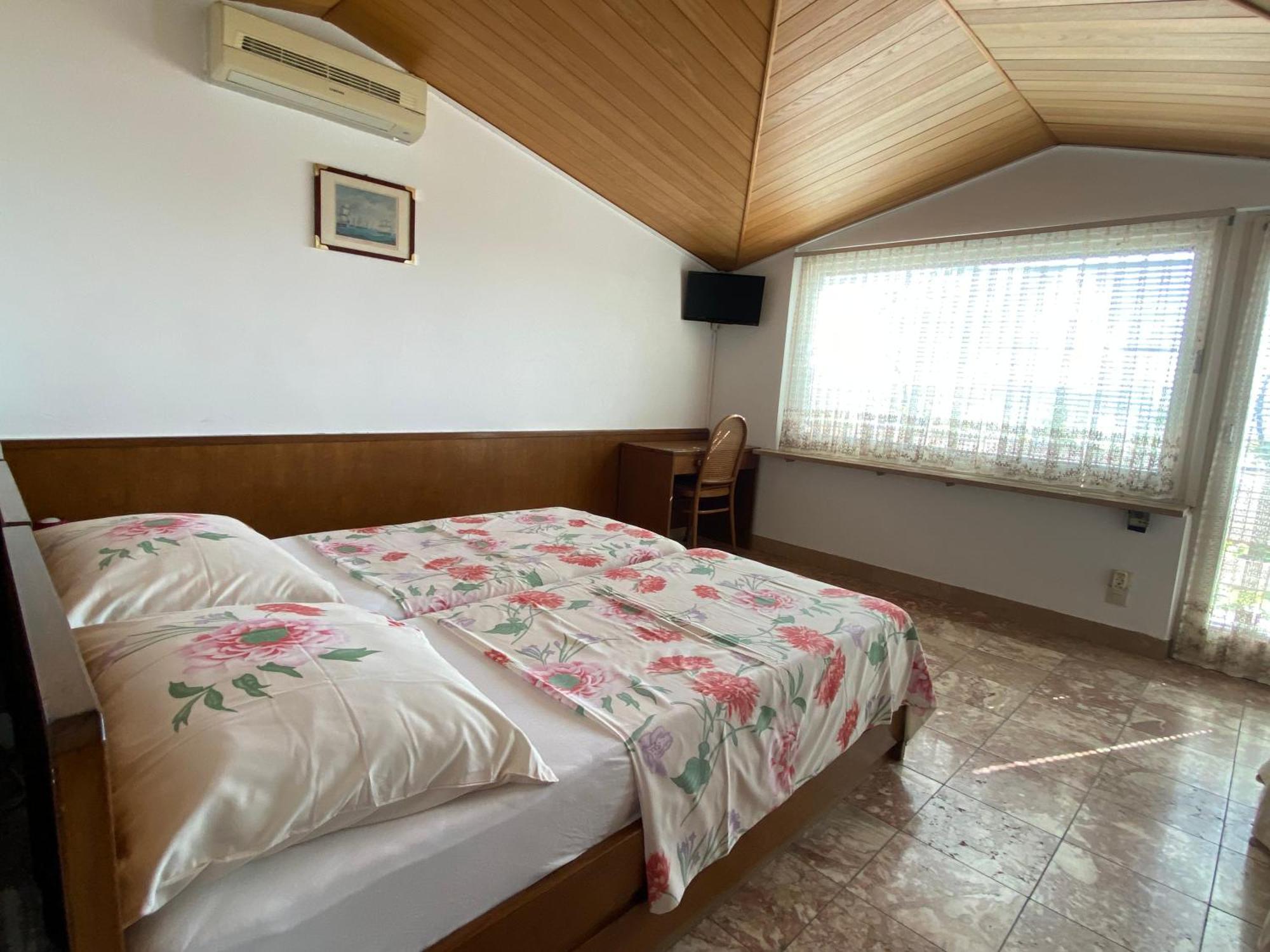 Bed&Breakfast RiB Brela Exterior foto