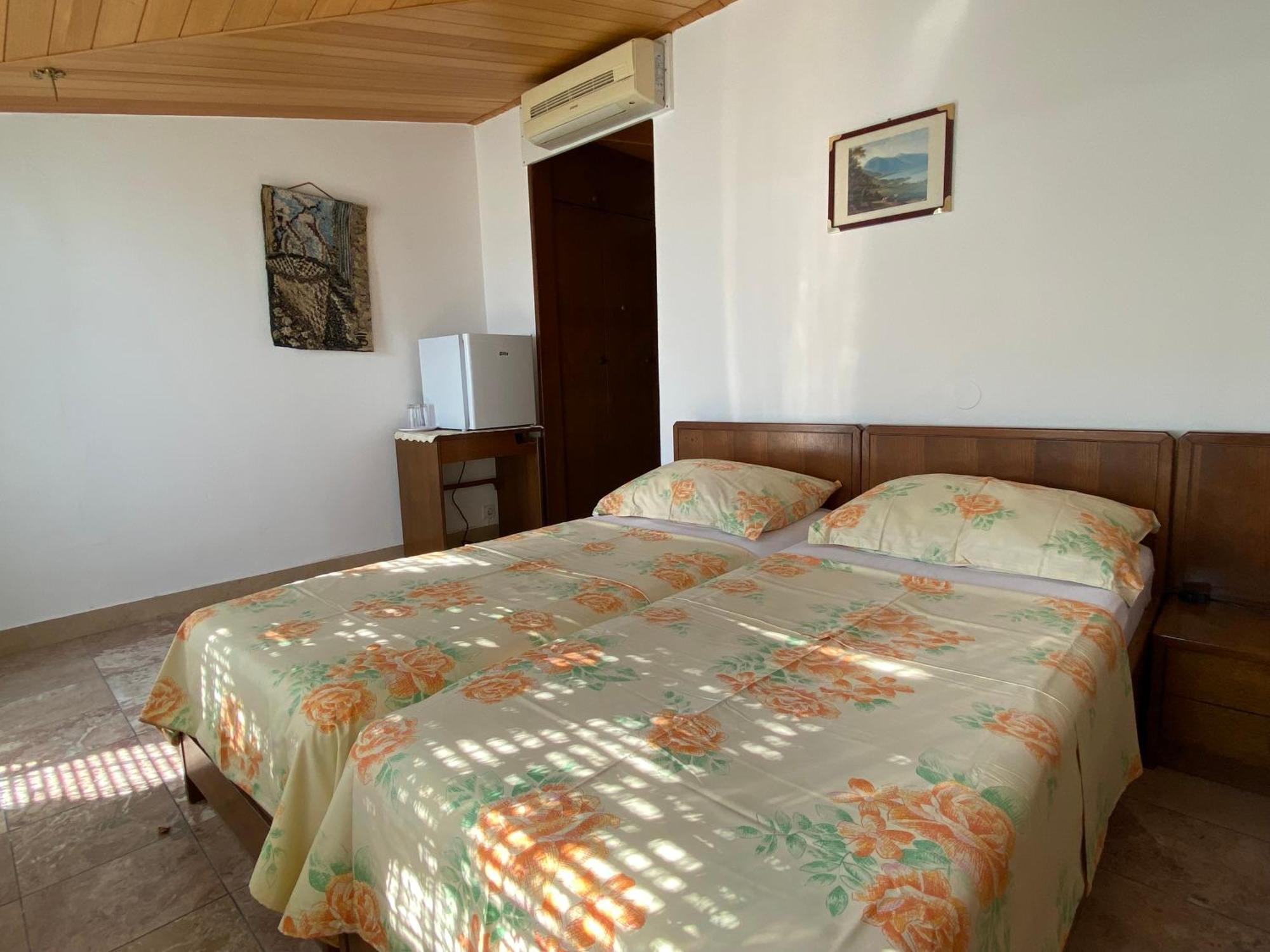 Bed&Breakfast RiB Brela Exterior foto