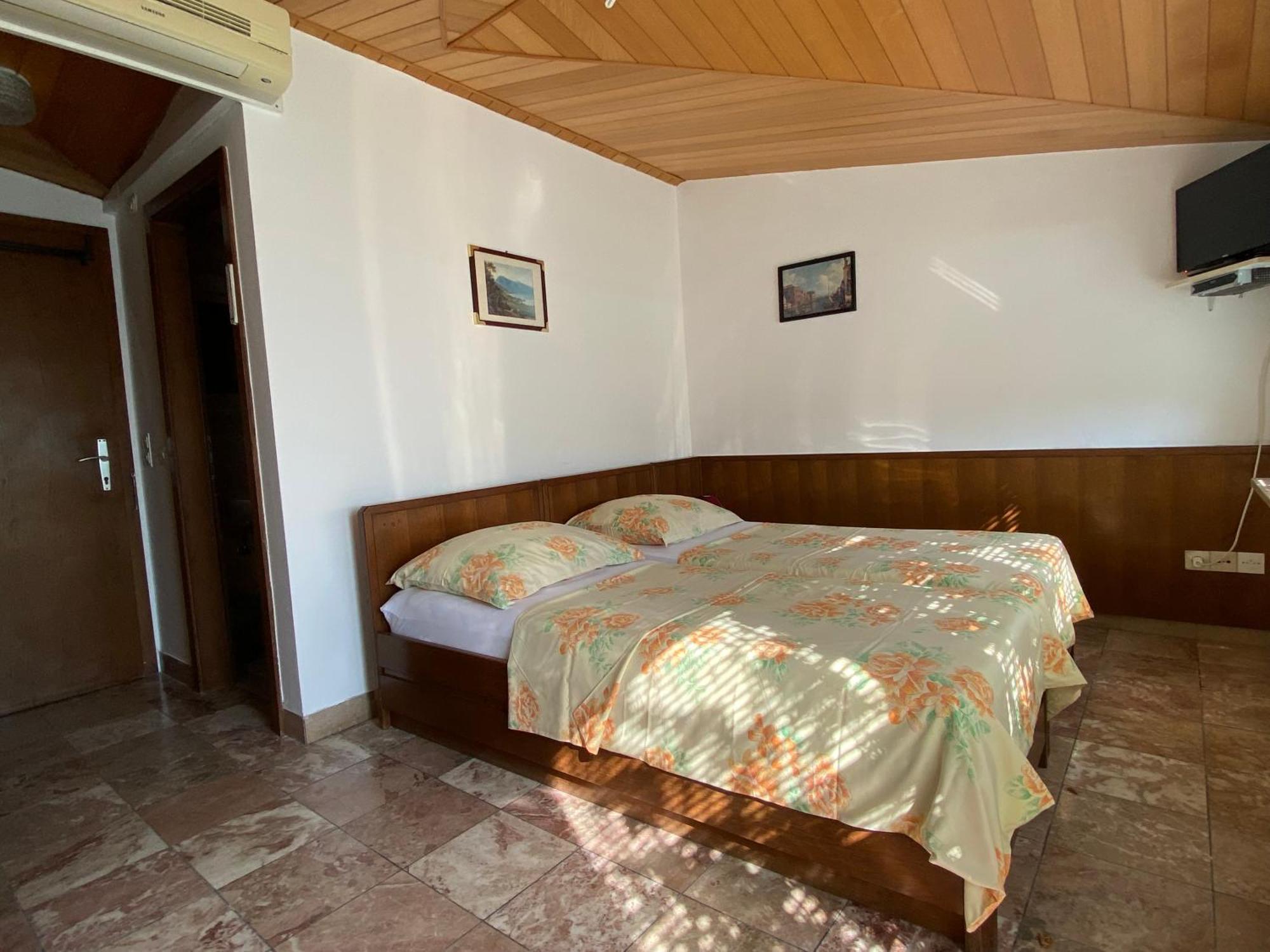 Bed&Breakfast RiB Brela Exterior foto