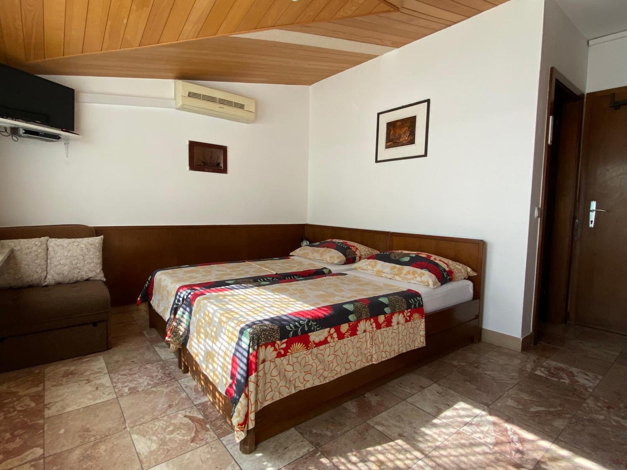 Bed&Breakfast RiB Brela Exterior foto