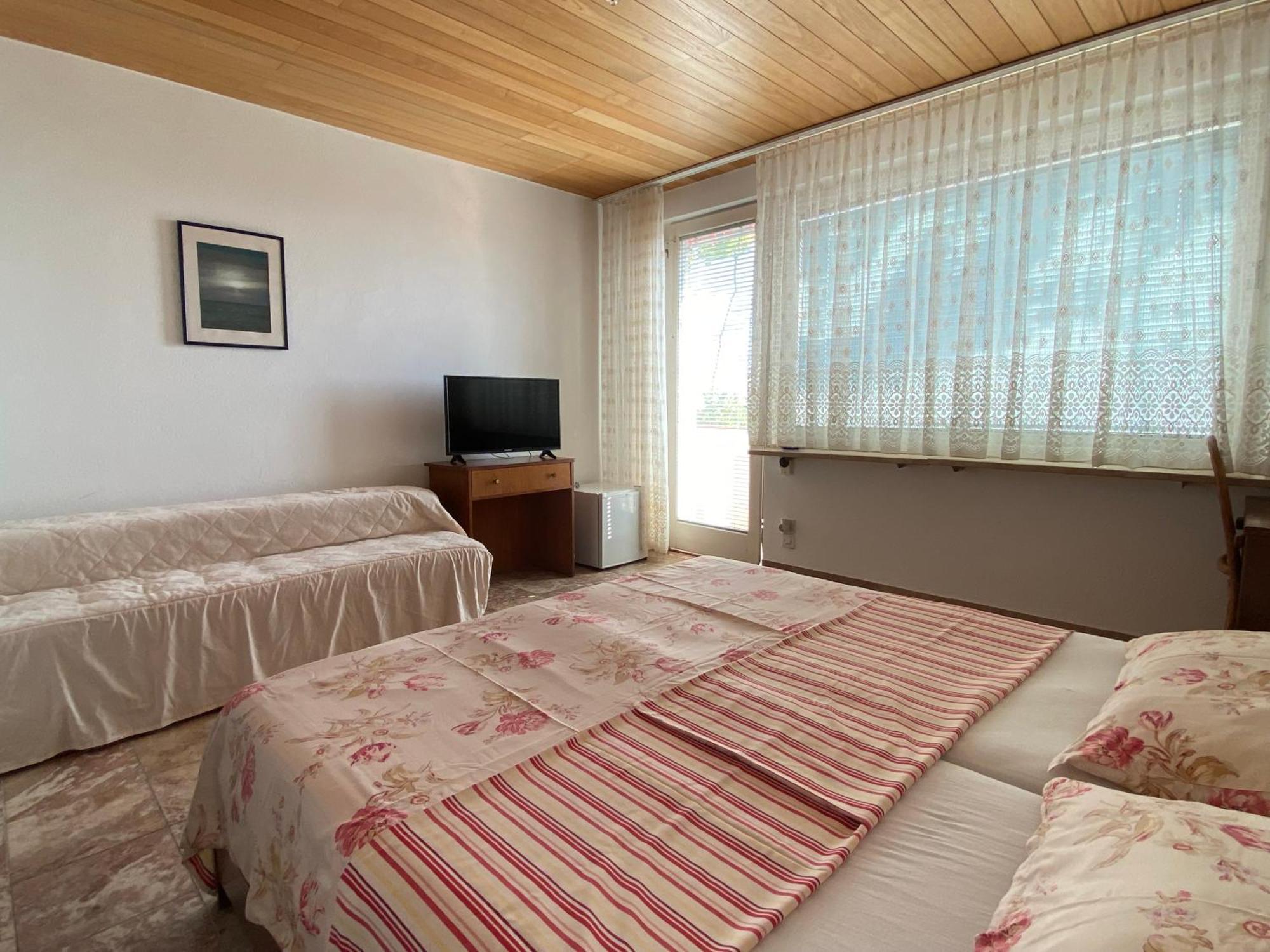 Bed&Breakfast RiB Brela Exterior foto
