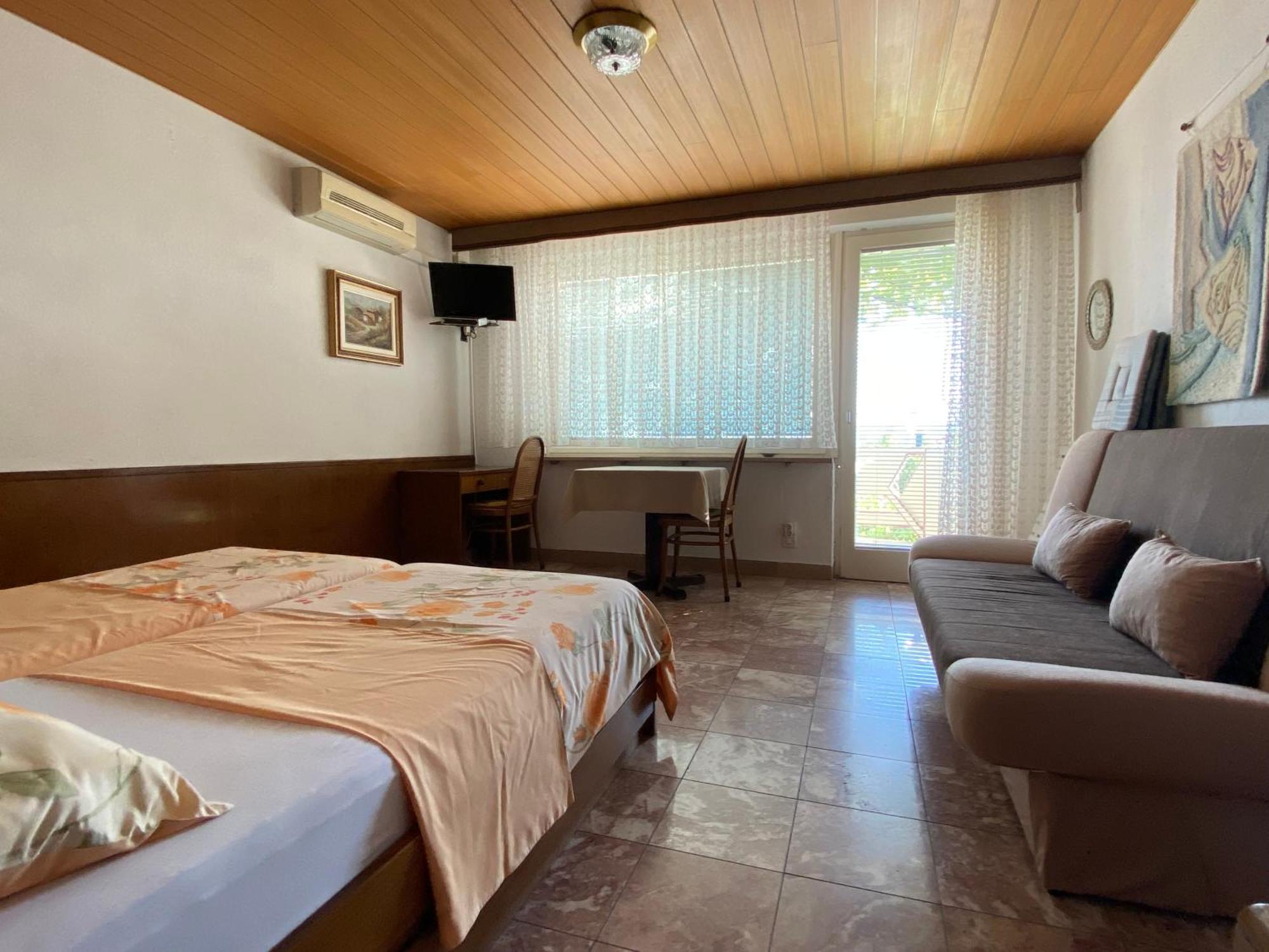 Bed&Breakfast RiB Brela Exterior foto
