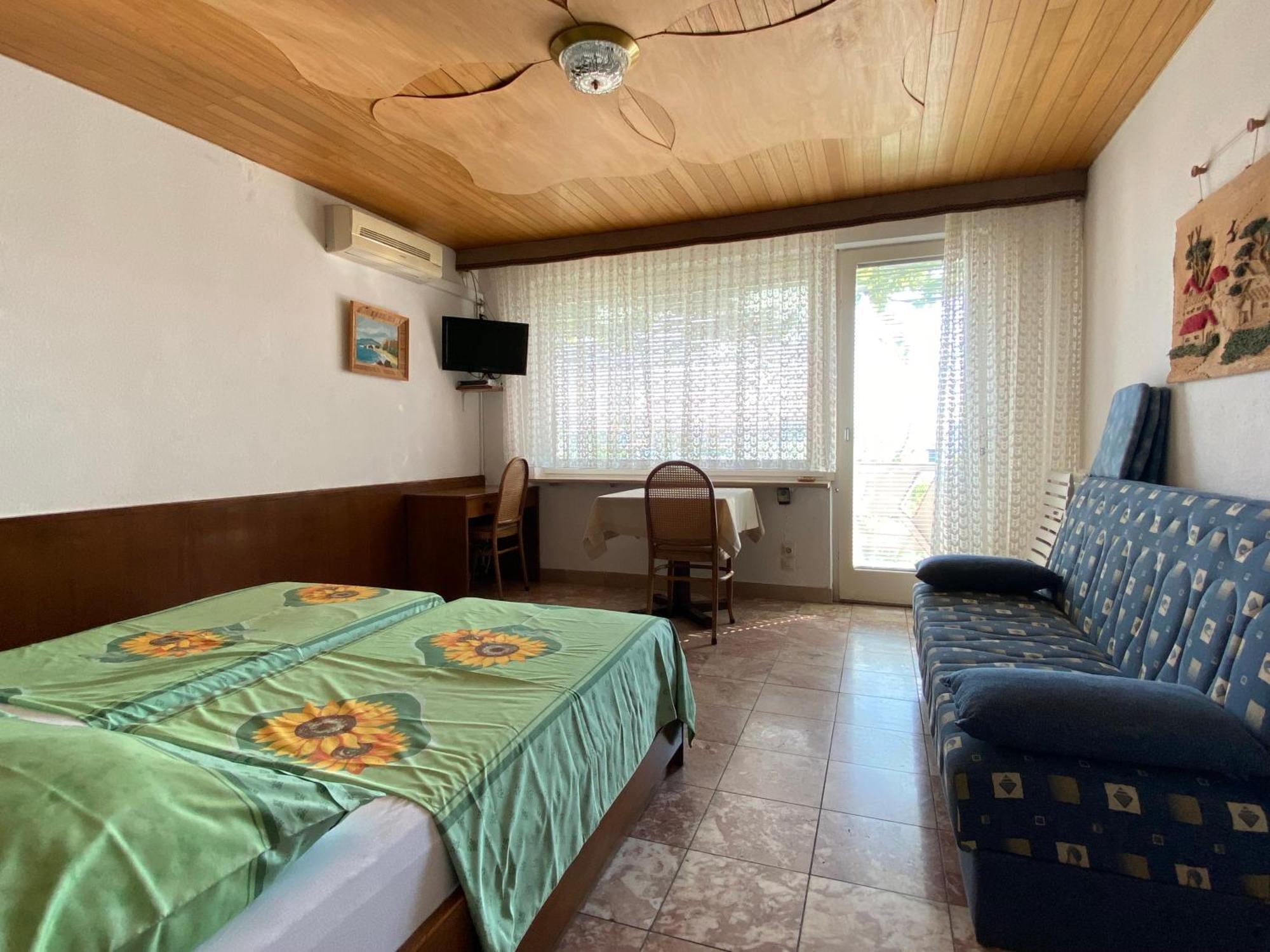 Bed&Breakfast RiB Brela Exterior foto